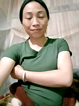 Snapshot of lucybaby00 chatting on 04.19.26 lucybaby00 online show from 04.19.26
