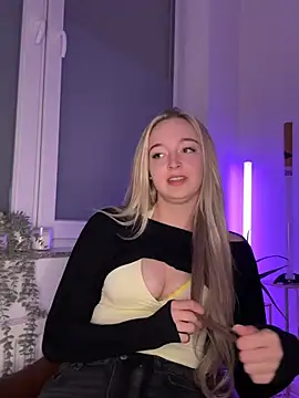 emilypeperoni online show from 04.08.26