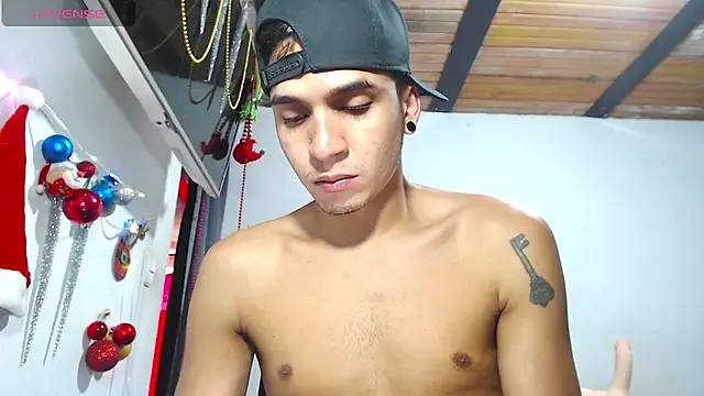 Angel latinboy online show from 11.26.25