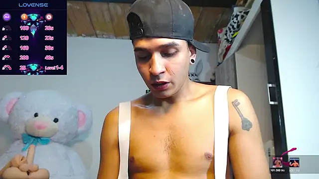 Snapshot of Angel_latinboy chatting on 04.29.26 Angel latinboy online show from 04.29.26