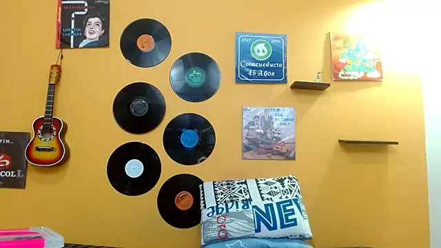 skinnyverus18 online show from 09.21.25