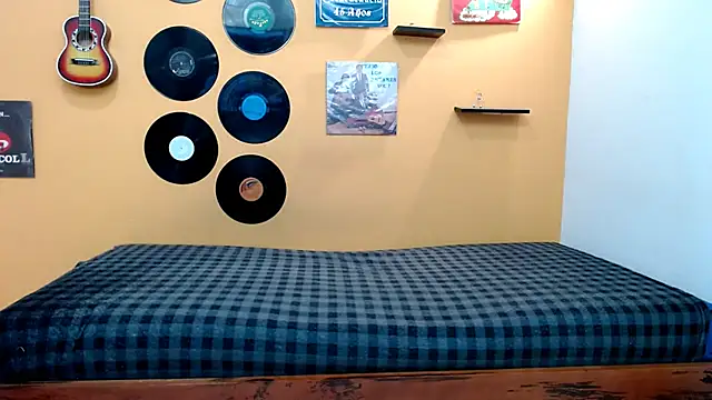 skinnyverus18 online show from 03.08.26