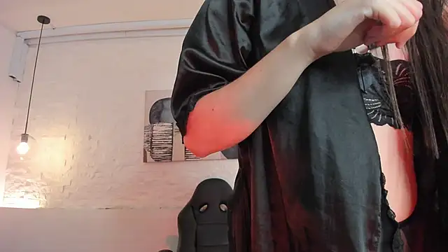 Sarah GothicGirl online show from 10.09.25