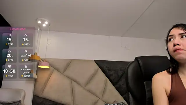 SaraWagner  online show from 11.24.25