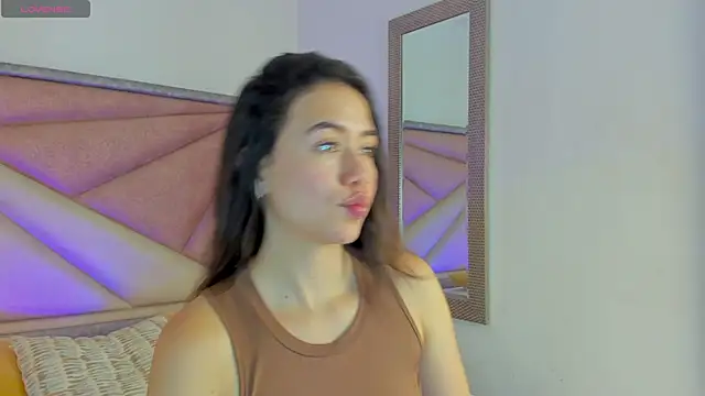 Snapshot of SaraWagner_ chatting on 04.18.26 SaraWagner online show from 04.18.26