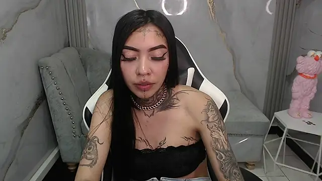 Ashley Blum v online show from 11.24.25