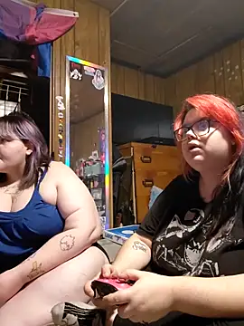 Snapshot of GoddessDess chatting on 05.20.26 GoddessDess online show from 05.20.26