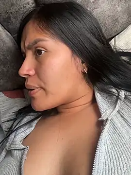 MacaW09 online show from 04.19.26