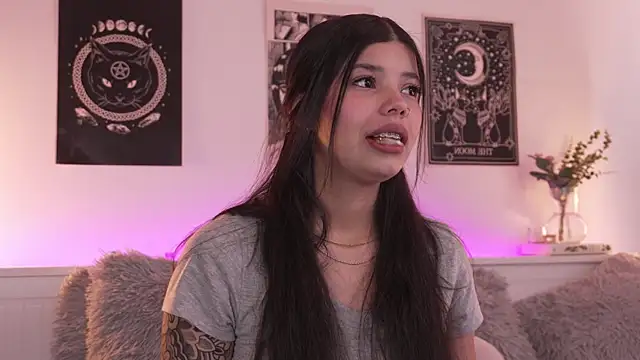 sophieee art online show from 09.08.25