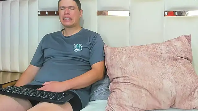 CandyandSteven online show from 12.18.25