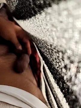 Sexyhotboy7inch online show from 11.17.25