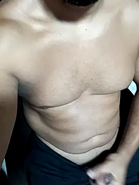 Snapshot of penhat chatting on 10.28.25 penhat online show from 10.28.25