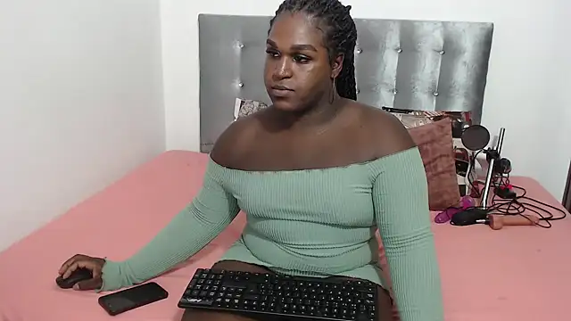 Snapshot of DaiishaWolf chatting on 09.23.25 DaiishaWolf online show from 09.23.25