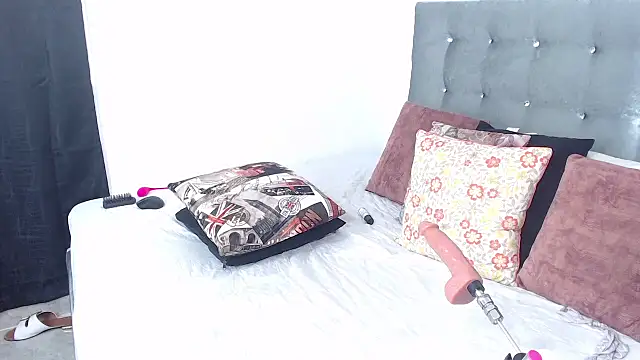 Snapshot of DaiishaWolf chatting on 10.31.25 DaiishaWolf online show from 10.31.25