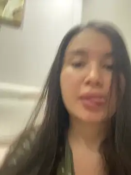 Snapshot of LexeeLuv chatting on 04.19.26 LexeeLuv online show from 04.19.26