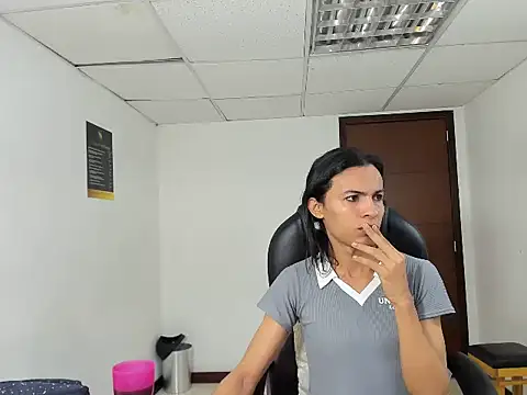 Aisha hotts777 online show from 02.12.26