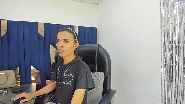 Aisha hotts777 online show from 05.24.26