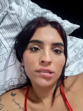 Snapshot of EmiliaSomer chatting on 10.11.25 EmiliaSomer online show from 10.11.25