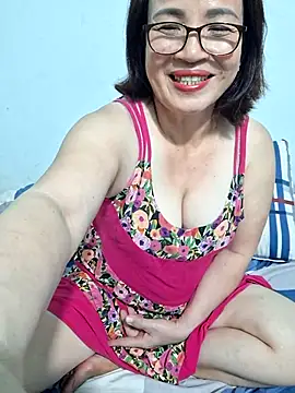 Snapshot of __Mihmih__ chatting on 02.13.26 Mihmih online show from 02.13.26