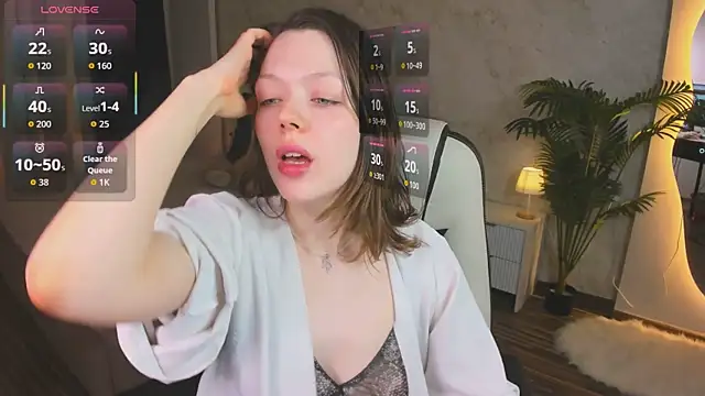 Lunar Lily online show from 09.20.25