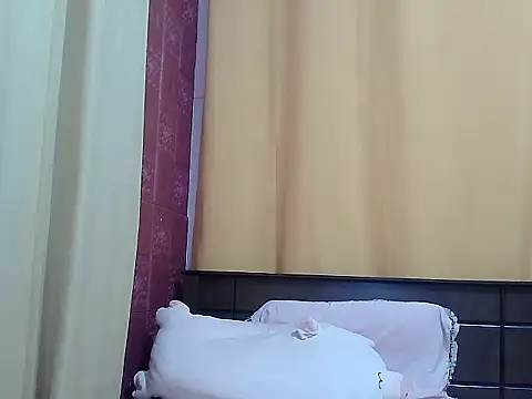 Snapshot of Elara8309 chatting on 09.29.25 Elara8309 online show from 09.29.25