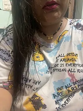 Snapshot of indian-hotmilfs chatting on 09.28.25 indian-hotmilfs online show from 09.28.25