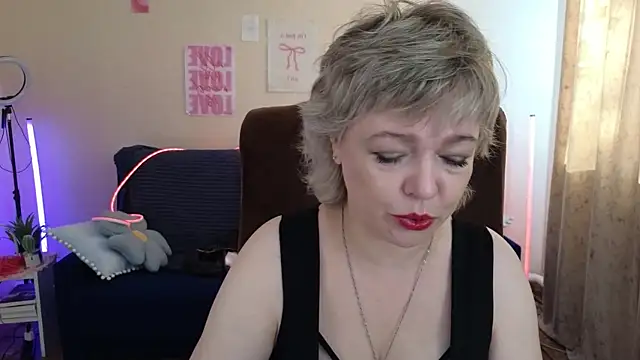 Snapshot of Rosette_Pricky chatting on 06.27.26 Rosette Pricky online show from 06.27.26