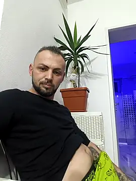 papichulo0099 online show from 12.21.25