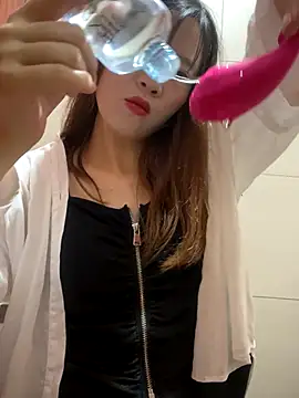 Snapshot of littleqiu chatting on 09.11.25 littleqiu online show from 09.11.25