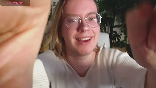 Snapshot of Amanda_Butlerr chatting on 12.14.25 Amanda Butlerr online show from 12.14.25