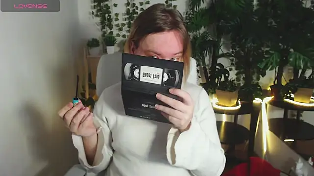 Snapshot of Amanda_Butlerr chatting on 12.17.25 Amanda Butlerr online show from 12.17.25