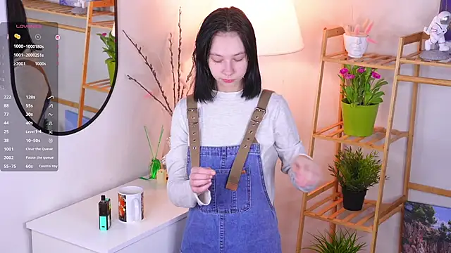 SuzanneHowse online show from 02.04.26