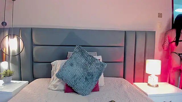 SagiraBelle online show from 09.23.25