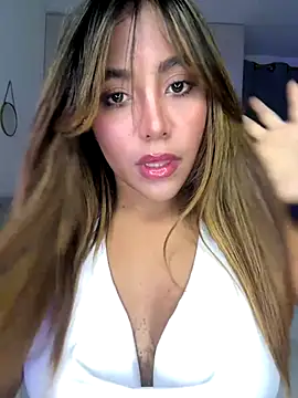 Snapshot of MegannHills chatting on 09.09.25 MegannHills online show from 09.09.25