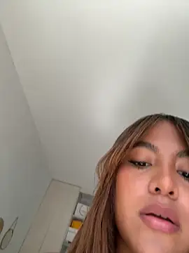 Snapshot of MegannHills chatting on 09.14.25 MegannHills online show from 09.14.25