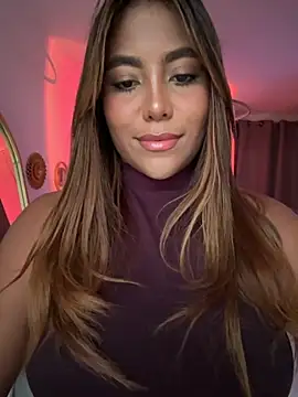 Snapshot of MegannHills chatting on 09.27.25 MegannHills online show from 09.27.25