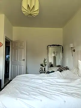 AlyssaAngell online show from 11.25.25