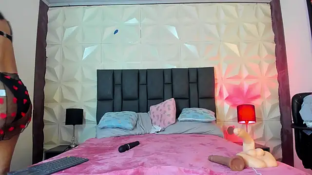 BustyGlow online show from 10.04.25