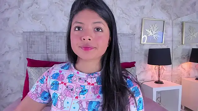 Snapshot of ashleythompson2025 chatting on 02.04.26 ashleythompson2025 online show from 02.04.26