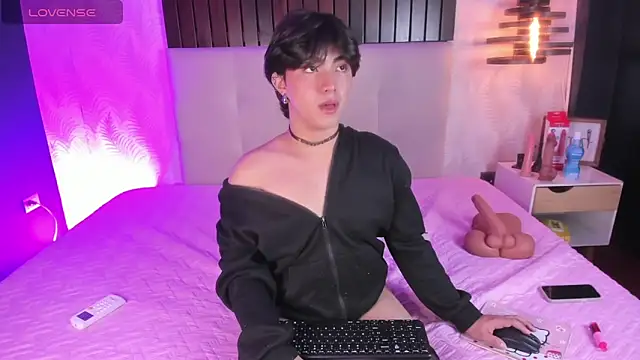 Creamy Angelo online show from 11.21.25