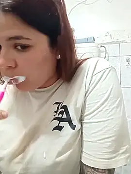 Snapshot of yesica87 chatting on 09.16.25 yesica87 online show from 09.16.25