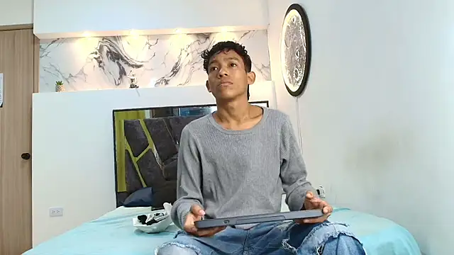 BEAUTY BOYS1 online show from 11.03.25