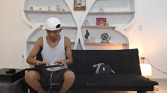 BEAUTY BOYS1 online show from 11.19.25