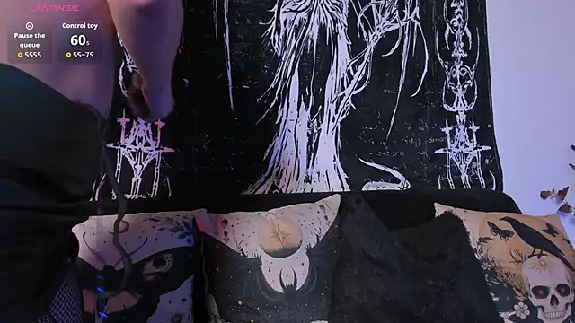 Seraphine hell online show from 12.17.25