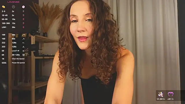 laracroftmansion online show from 10.01.25