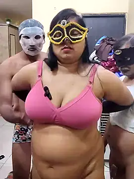 Snapshot of Hot_modal chatting on 12.18.25 Hot modal online show from 12.18.25