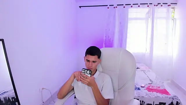 Aron Boyy online show from 09.17.25