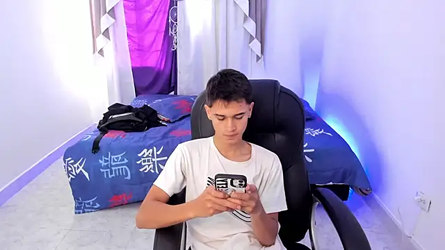 Aron Boyy online show from 10.16.25