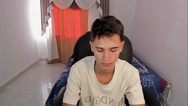 Aron Boyy online show from 11.21.25