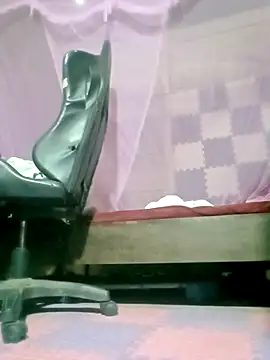 Surrilove online show from 04.09.26